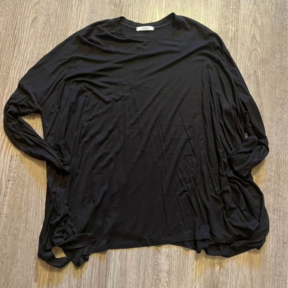 Lauriebelle's! Marissa Side Slit Jersey Top! Flowy style! Never worn! Small!